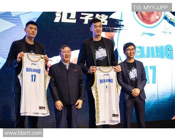 李慕豪：从篮球新星到职业生涯巅峰的奋斗历程与启示