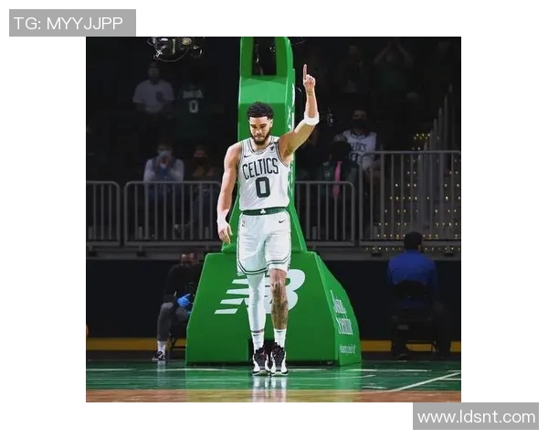 杰森塔图姆如何在NBA赛场上展现超凡才华与领导力