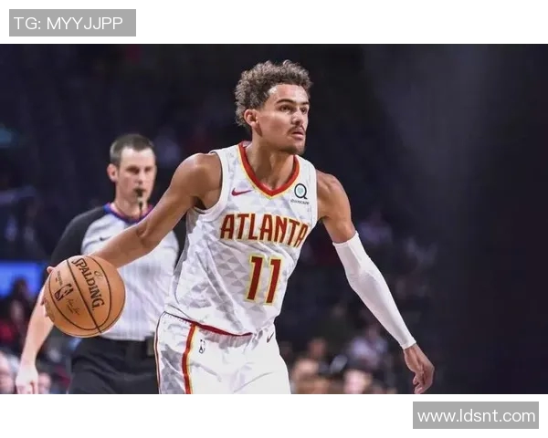 特雷杨的篮球之路：从新星到全明星的成长历程与挑战