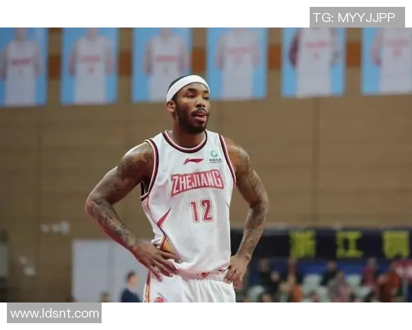 阿鲁卡与查维斯激战正酣谁能在这场对决中笑到最后